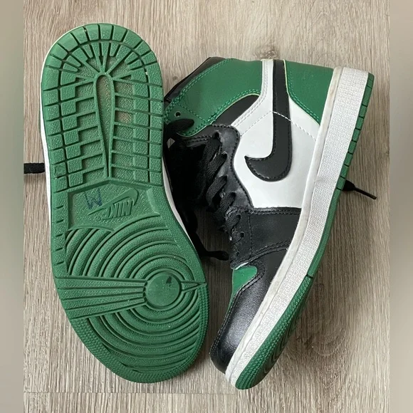 Nike Dunks - Picture 3 of 3